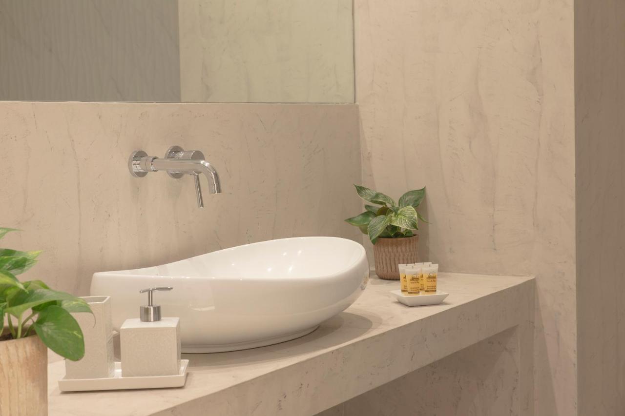 Luxury Apartment Near Acropolis-Living Stone Gold アテネ エクステリア 写真